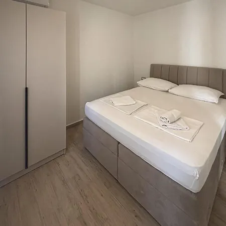 Cozy In With Wifi Apartament Tučepi